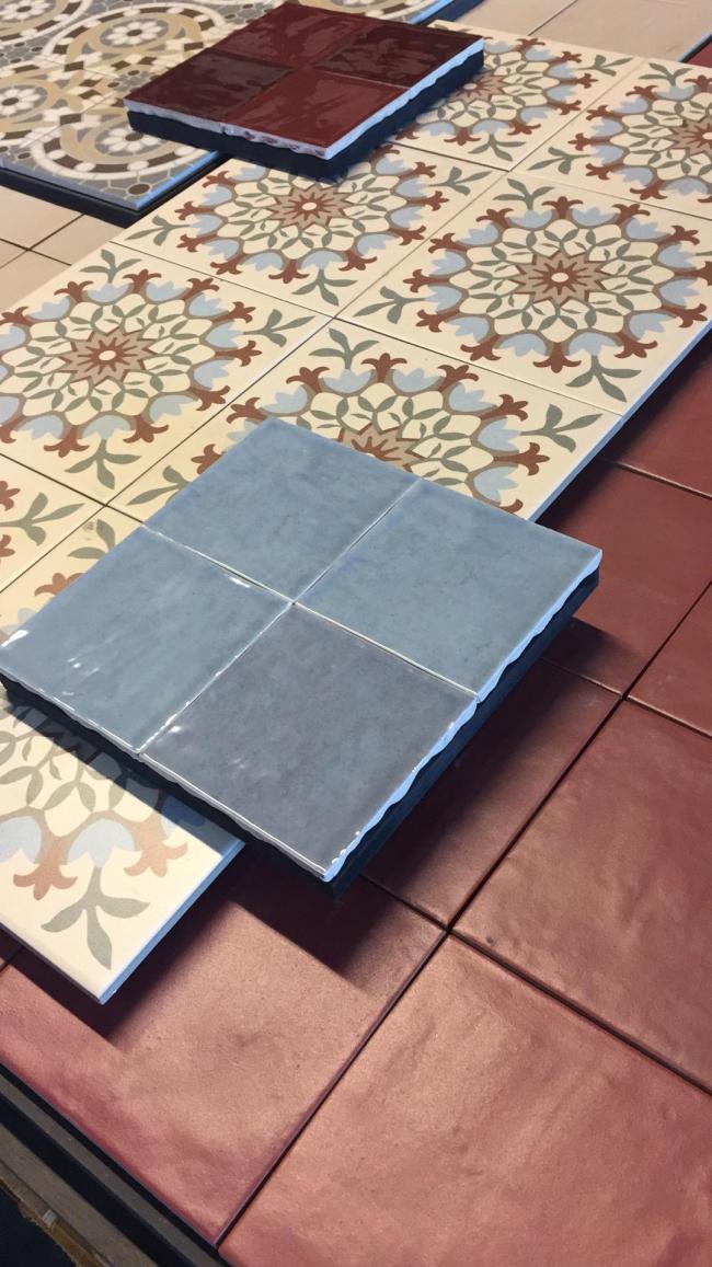 LA MADELEINE CLEA & ATELIER 10x10 BLEU LUMIERE GLOSSY & BORDEAUX