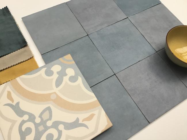 LA MADELEINE GAETINE BLEU & ATELIER 14X14 BLEU LUMIERE MAT